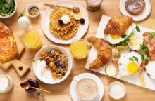Discover the top Myrtle Beach brunch spots a table full of brunch food